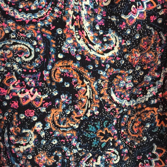 Perfect for the office pattern tank - Picture 3 of 8